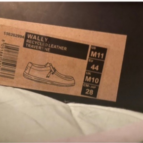 NIB HEY DUDE MEN’S WALLY RECYCLED LEATHER SHOE - SIZE 11 - Picture 2 of 2